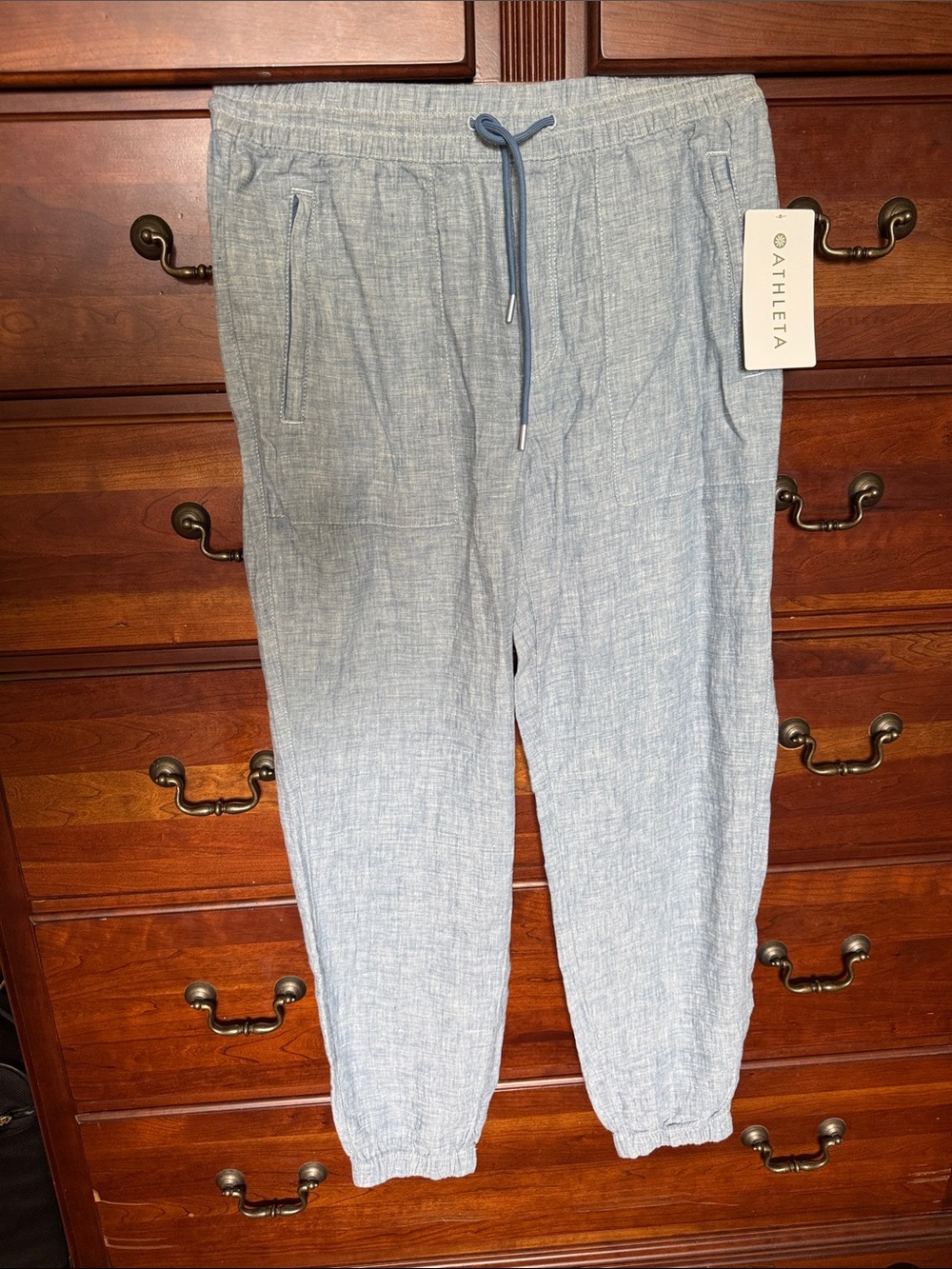 Athleta women’s Retreat Linen Light Blue Drawstring Jogger Pants - Size 6, NWT